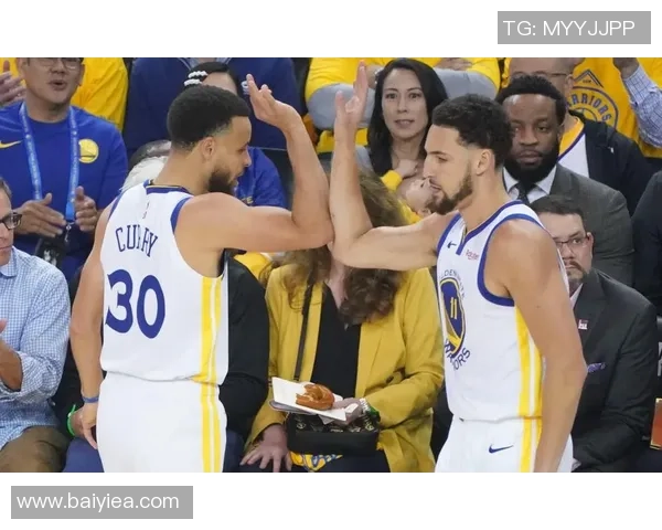 4月17日NBA季后赛开拓者对决勇士精彩回顾与赛后分析 4月17日NBA季后赛开拓者对决勇士精彩回顾与赛后分析