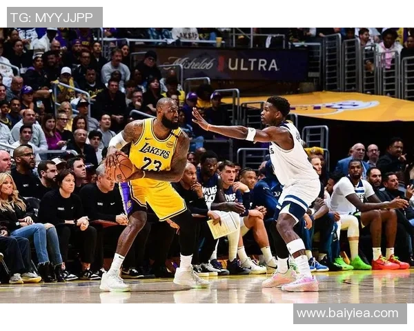 夏季联赛湖人与快船激战正酣球迷期待精彩对决与新星表现 夏季联赛湖人与快船激战正酣球迷期待精彩对决与新星表现