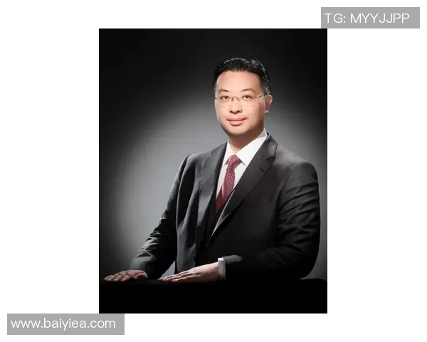 徐昕的艺术之路：从初学者到当代艺术的引领者与探索者