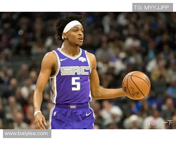 德阿隆福克斯如何在NBA赛场上展现领导力与竞技精神 德阿隆福克斯如何在NBA赛场上展现领导力与竞技精神