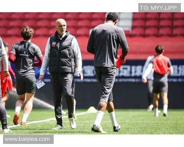 扎卡特卡斯与莱昂的精彩对决揭示了足球战术与团队合作的重要性