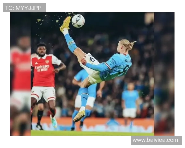 拿玻里与佩鲁的激烈对决揭示足球战术的魅力与团队精神