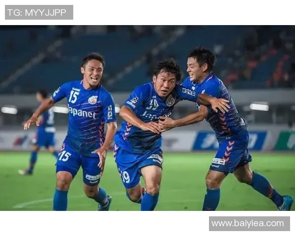 横滨水手迎战磐田山叶展现足球激情与团队精神的巅峰对决