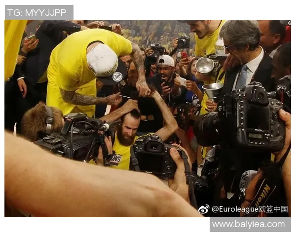 篮网与费内巴切激战正酣球迷期待精彩对决与惊喜时刻 篮网与费内巴切激战正酣球迷期待精彩对决与惊喜时刻