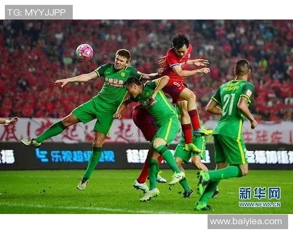 重庆力帆迎战建业争夺胜利双方球员全力以赴展现精彩对决